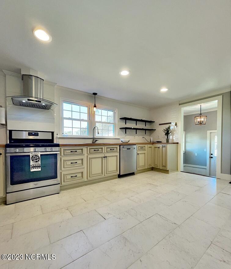 37677 Us 264 Highway E