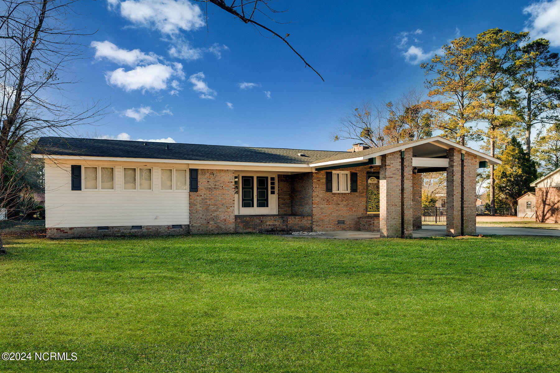 104 N Eden Drive