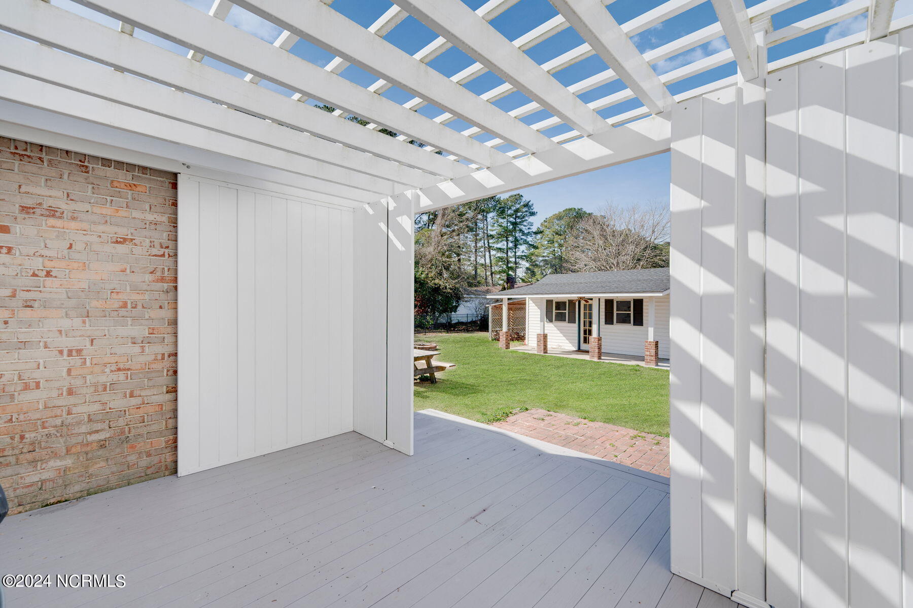 104 N Eden Drive