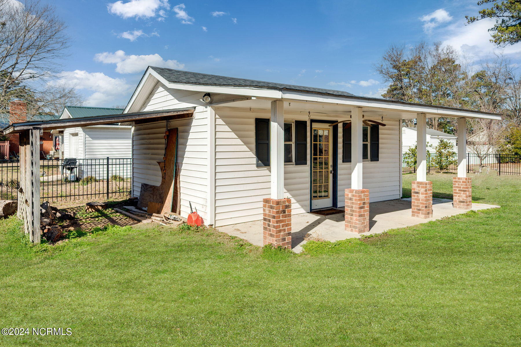 104 N Eden Drive