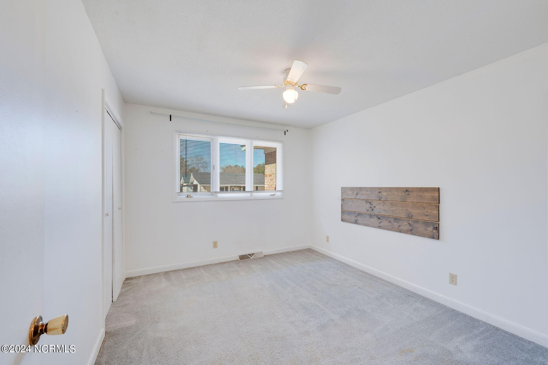 104 N Eden Drive