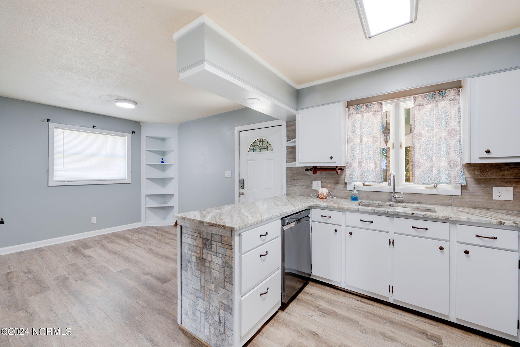 104 N Eden Drive