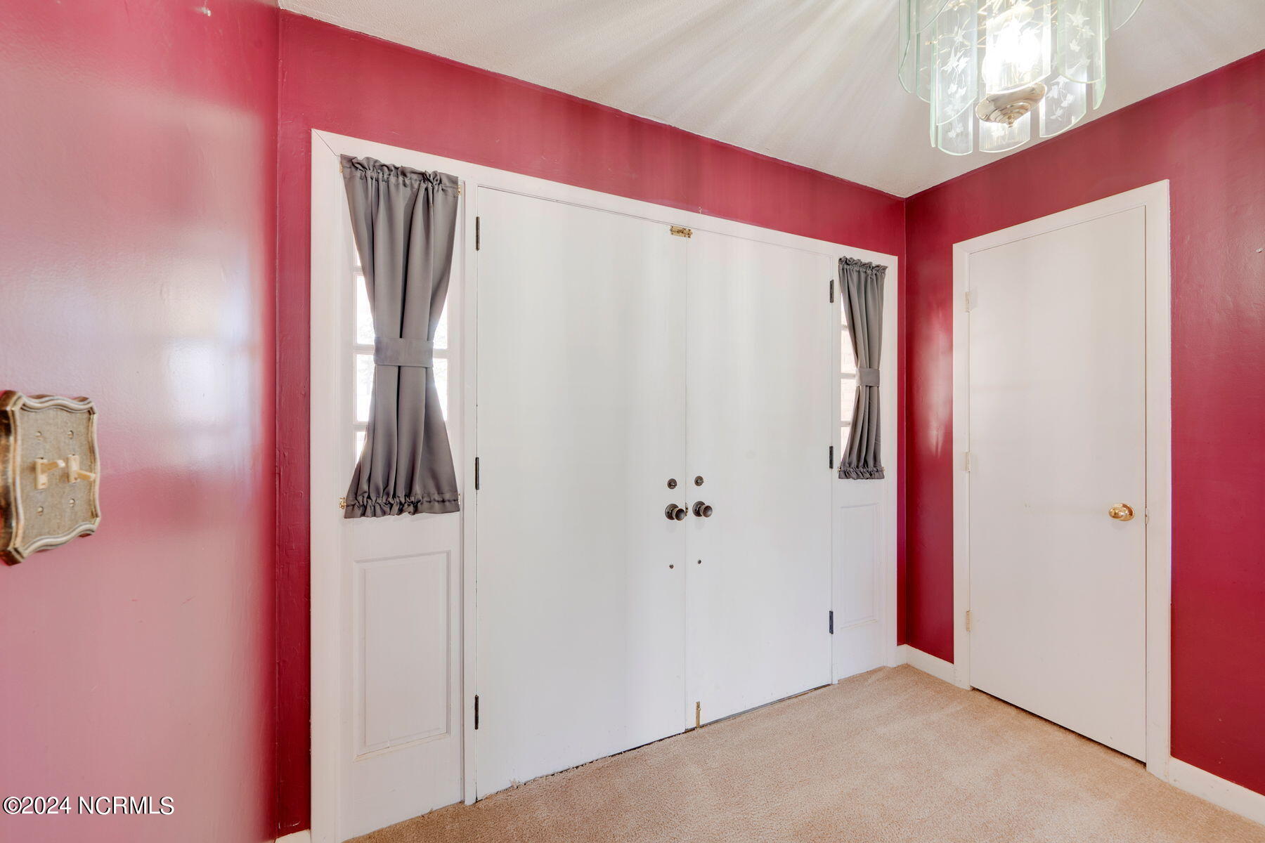 104 N Eden Drive