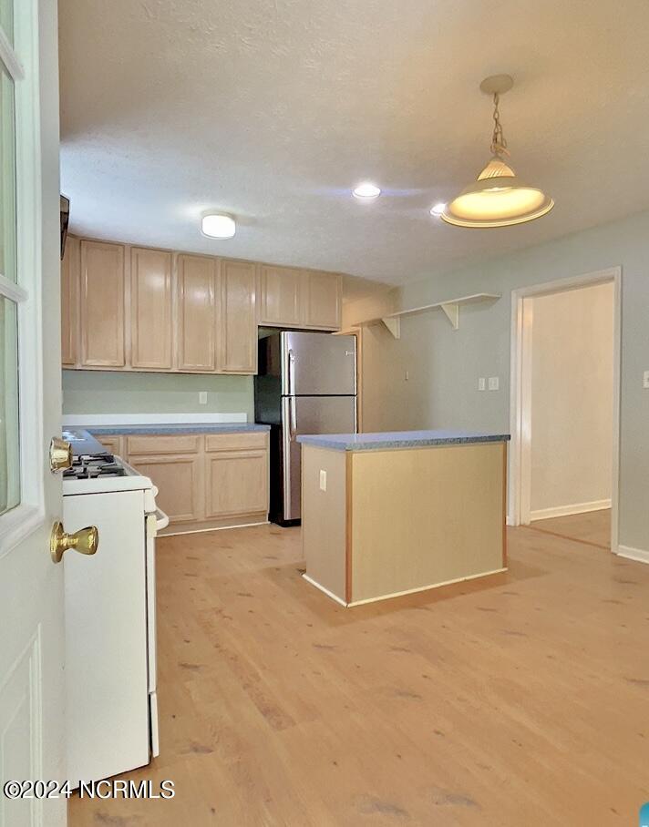 875 Mixon Creek Drive