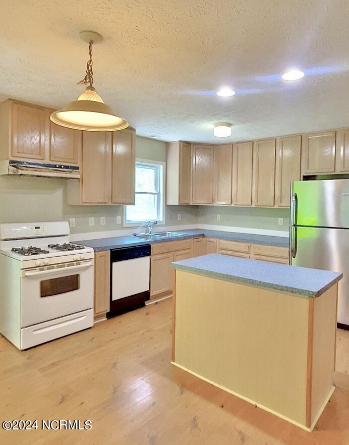 875 Mixon Creek Drive