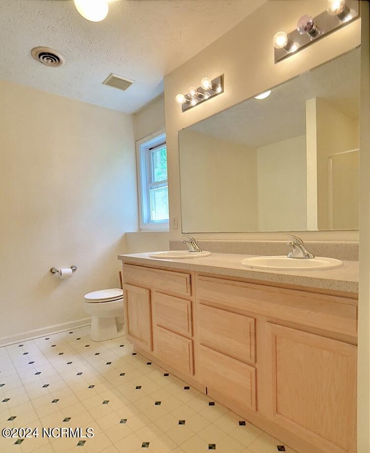 875 Mixon Creek Drive