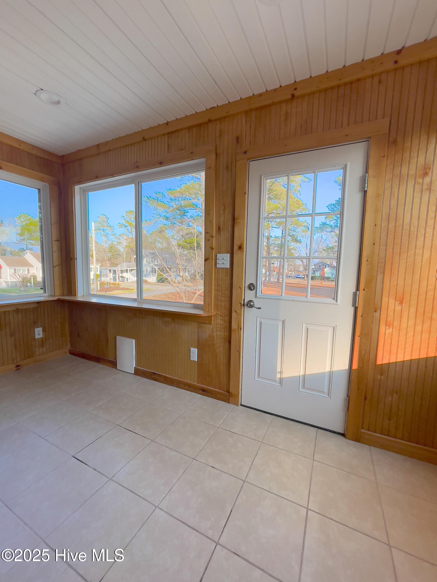 394 Riverview Street