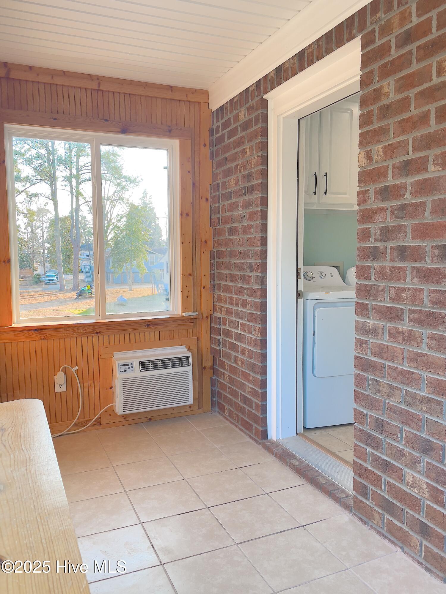 394 Riverview Street