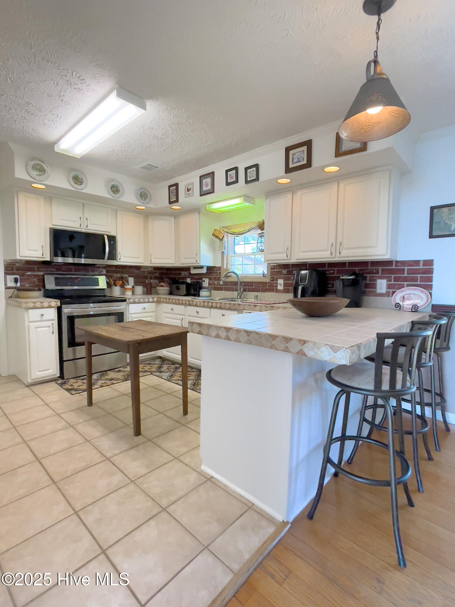 386 Sparrow Avenue