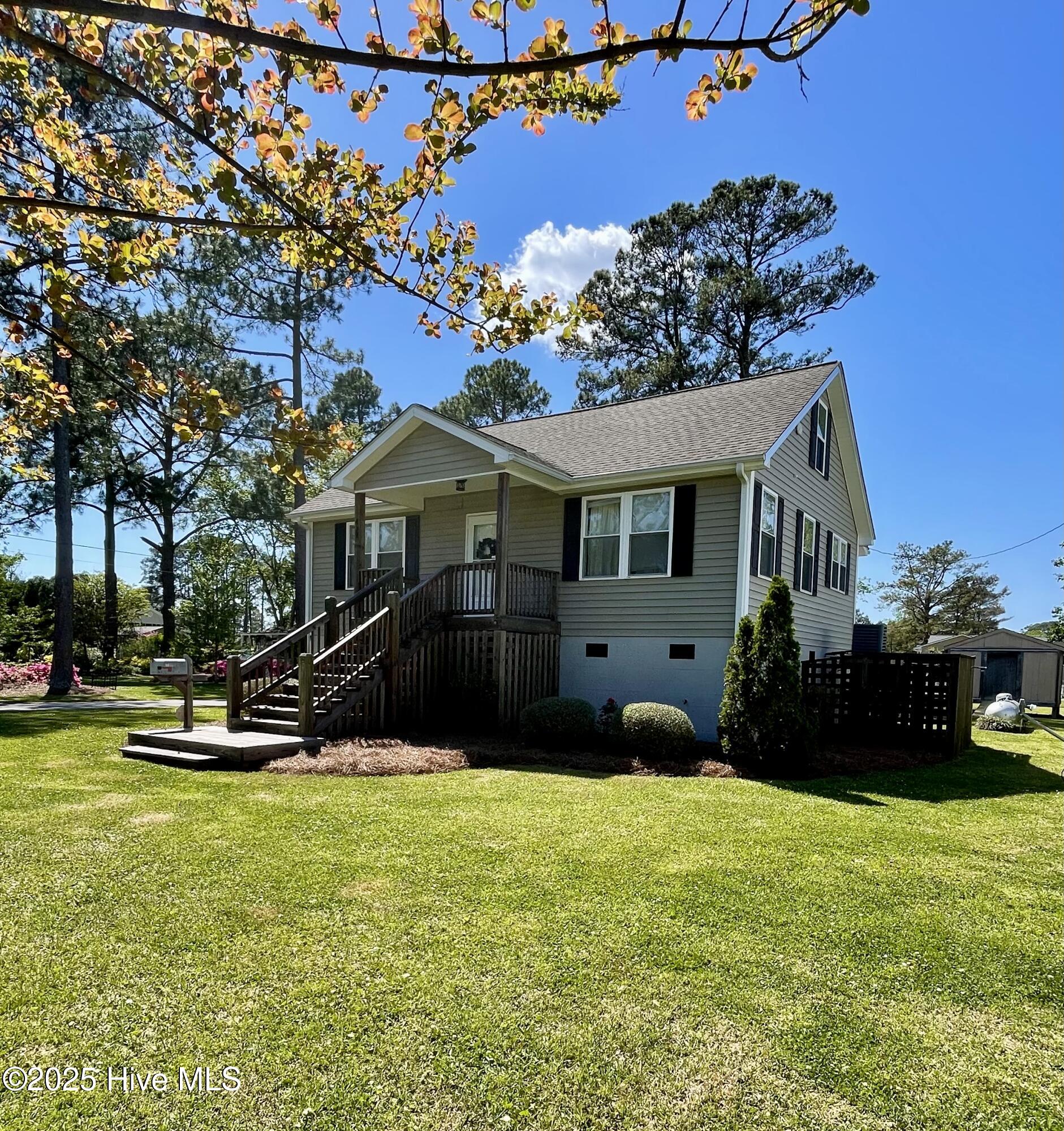 469 Lamont Street