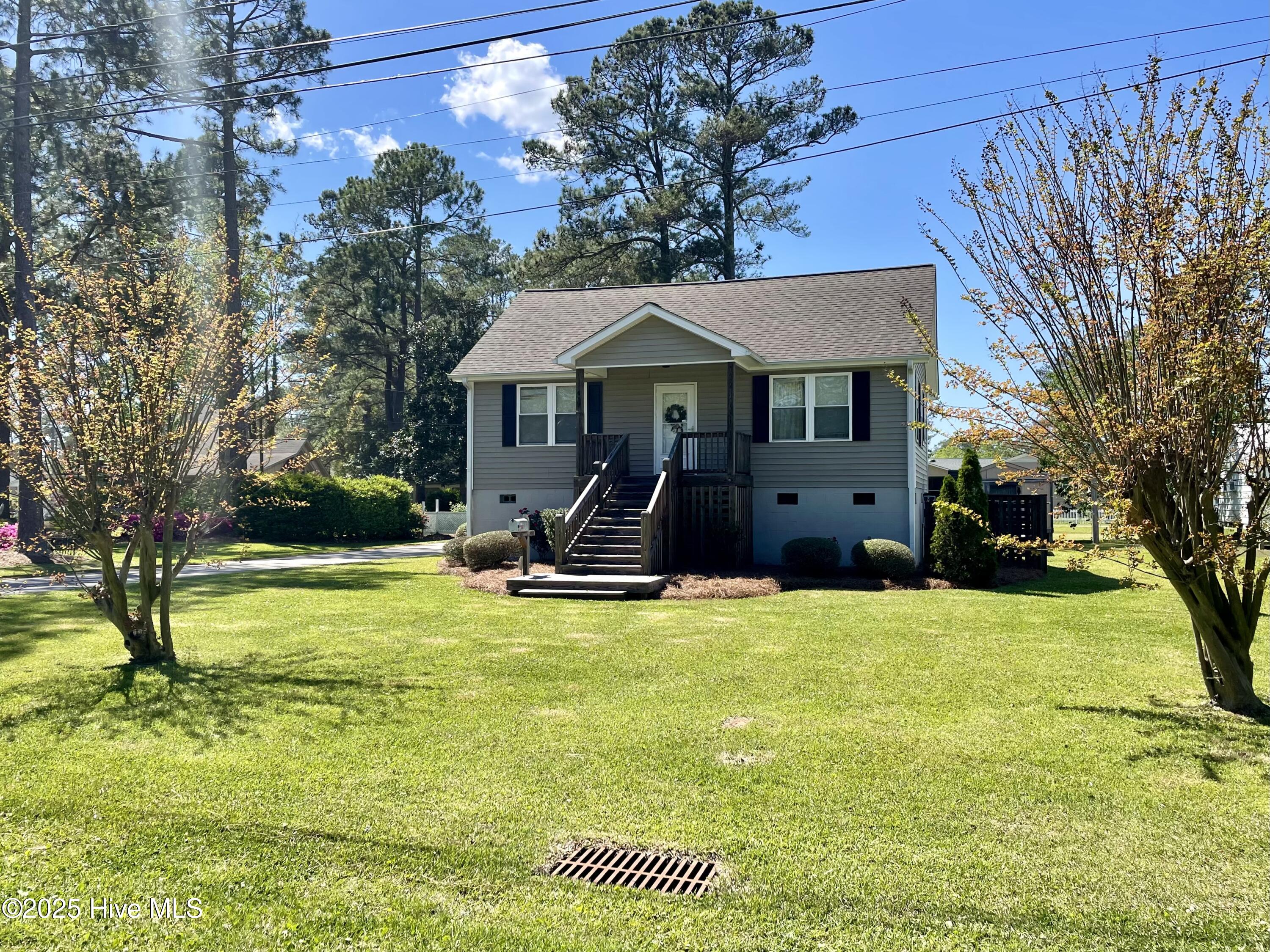469 Lamont Street