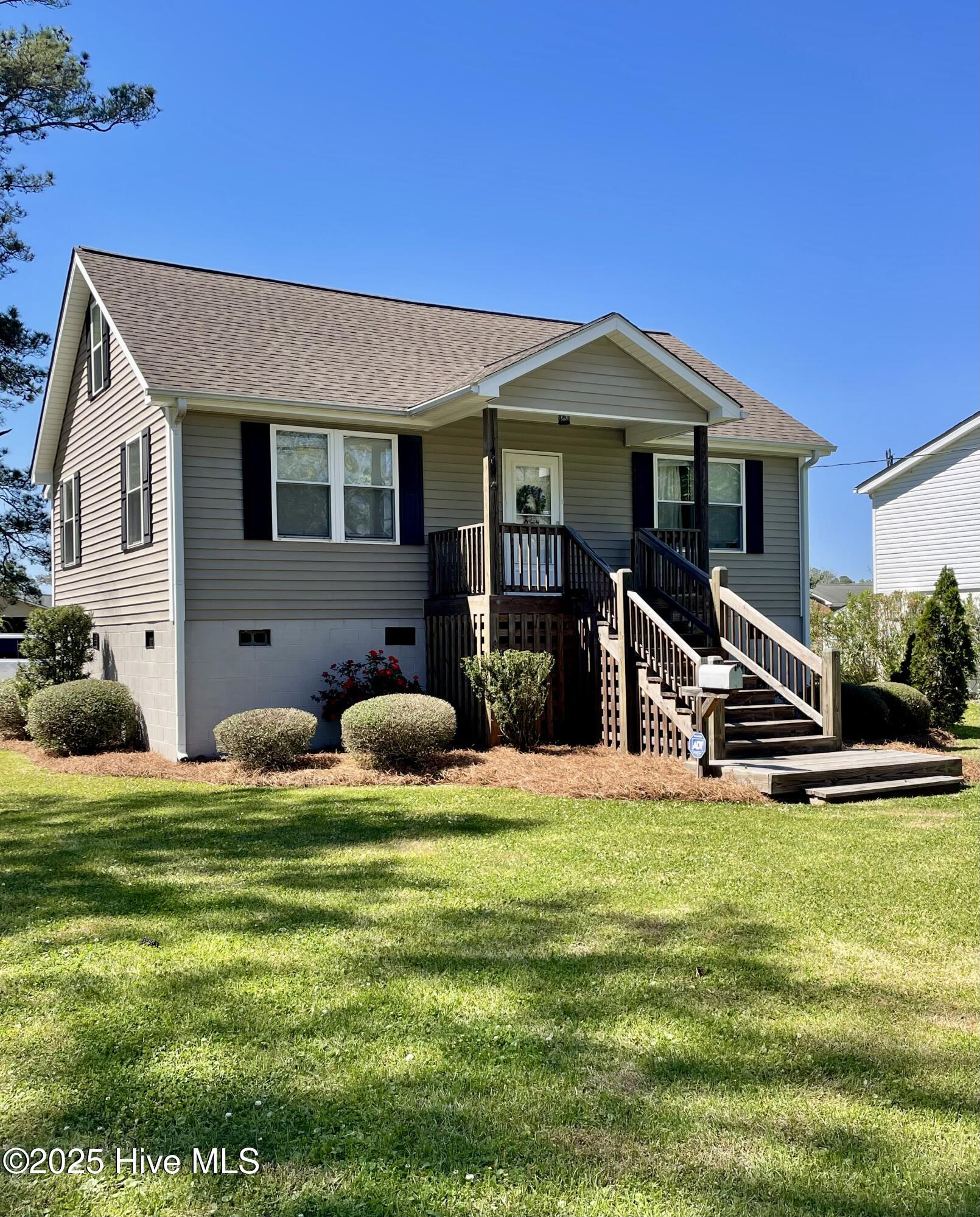 469 Lamont Street