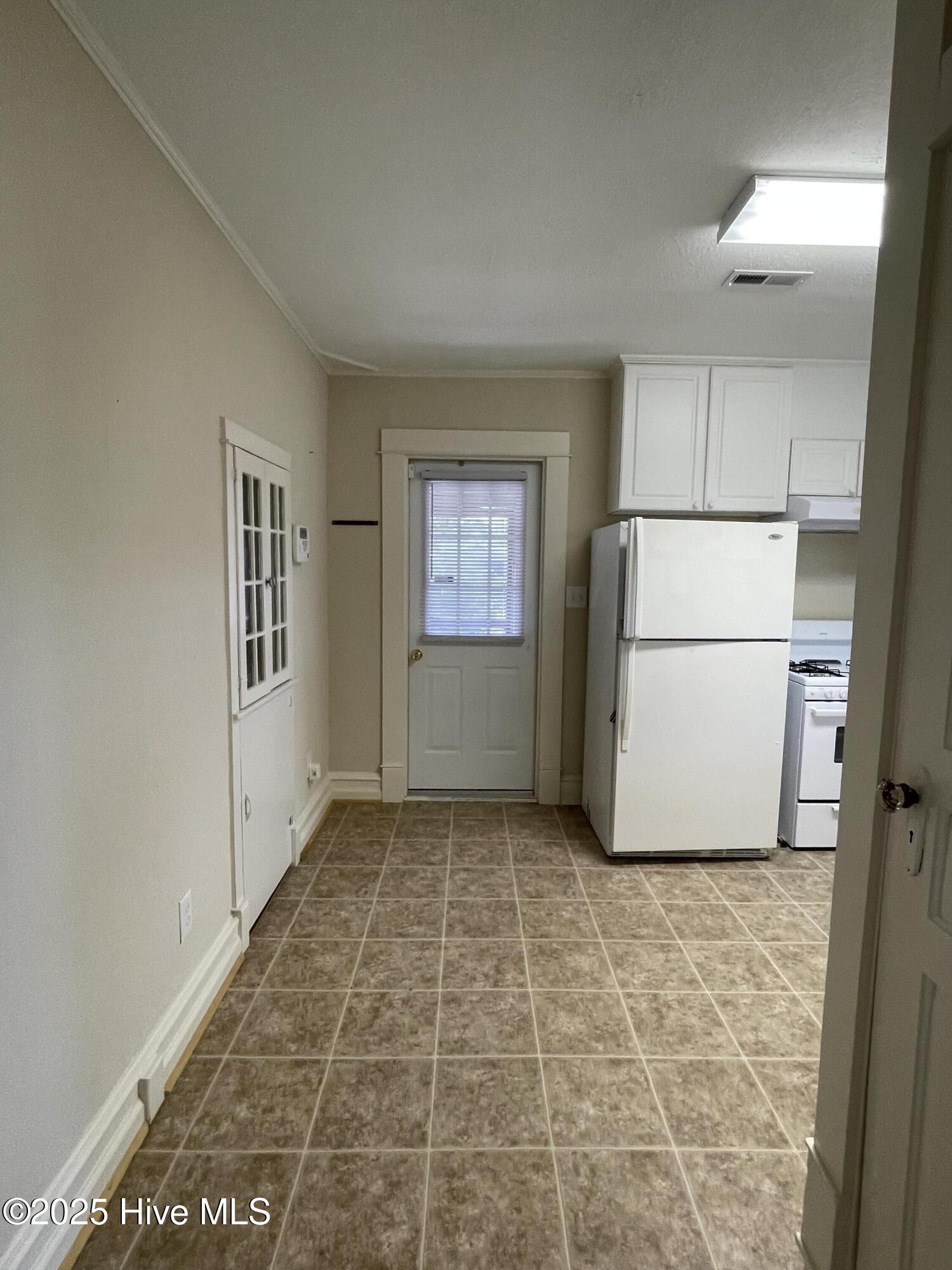 469 Lamont Street