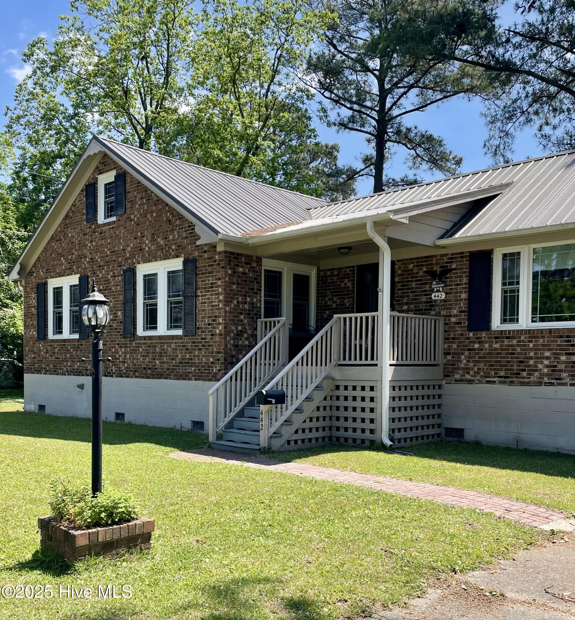 442 Lamont Street