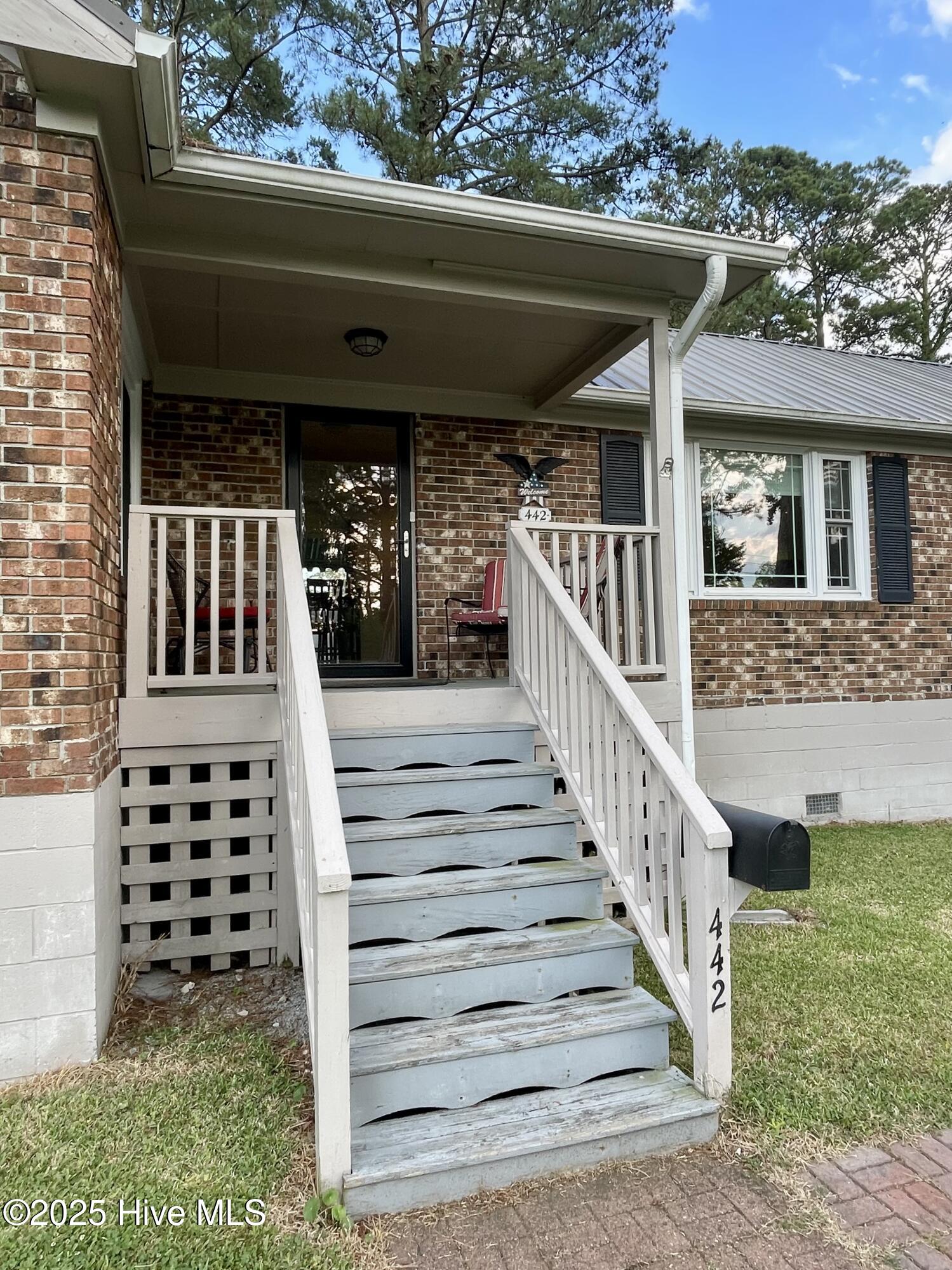 442 Lamont Street