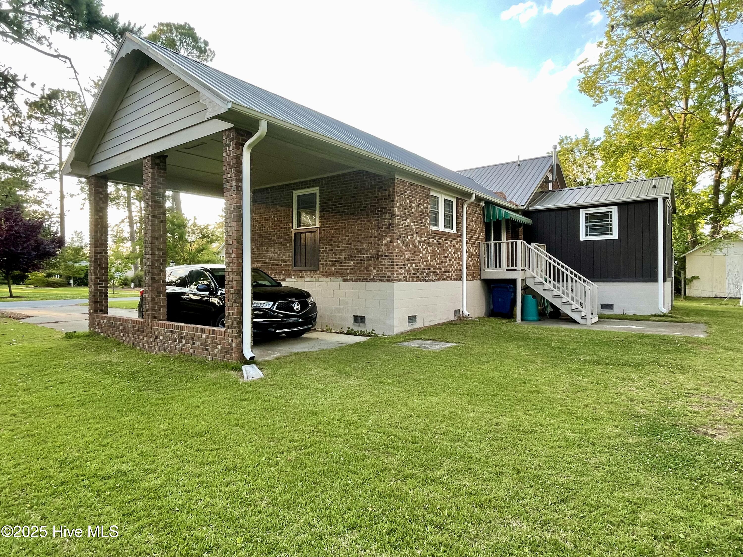 442 Lamont Street