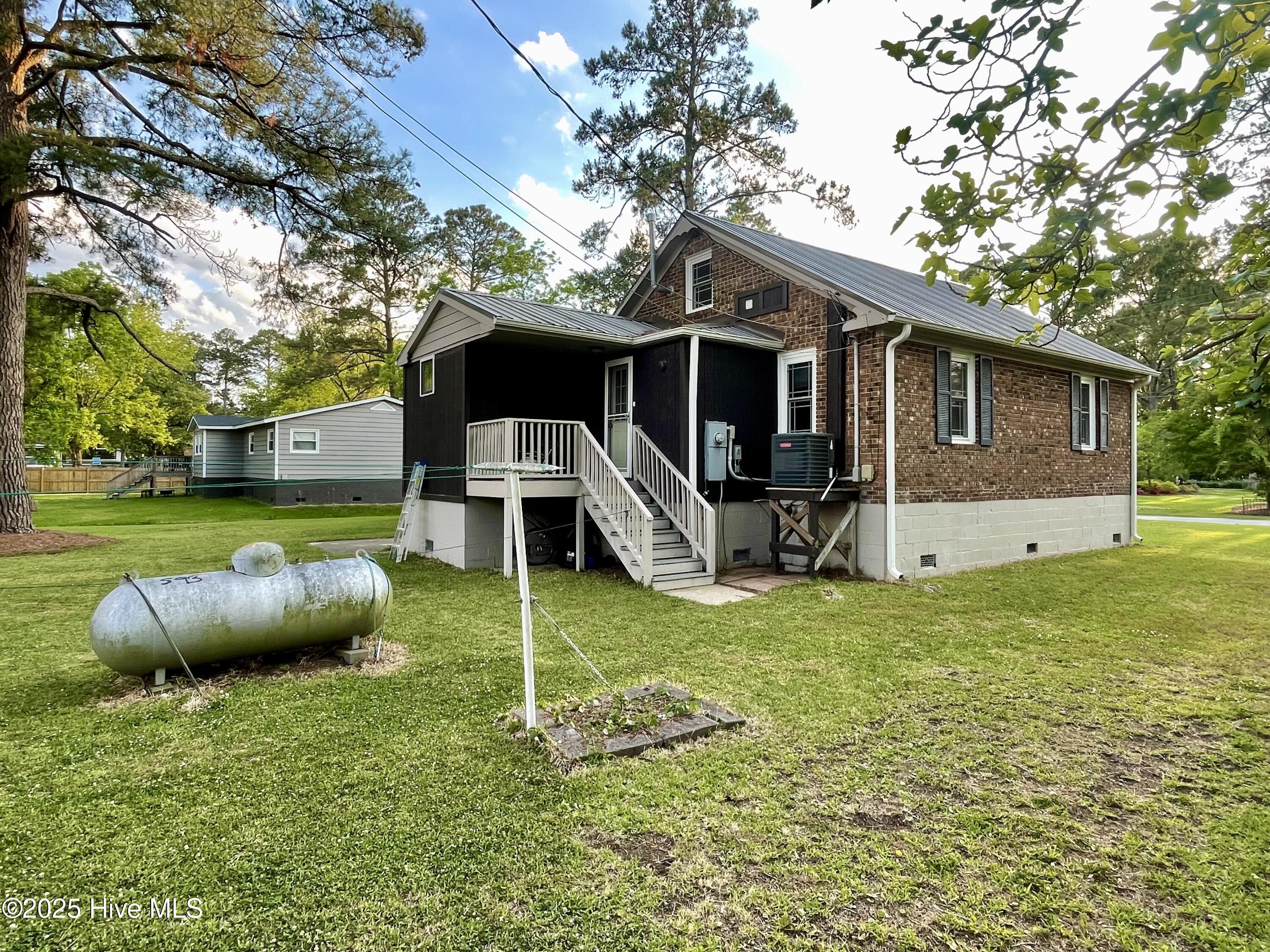 442 Lamont Street