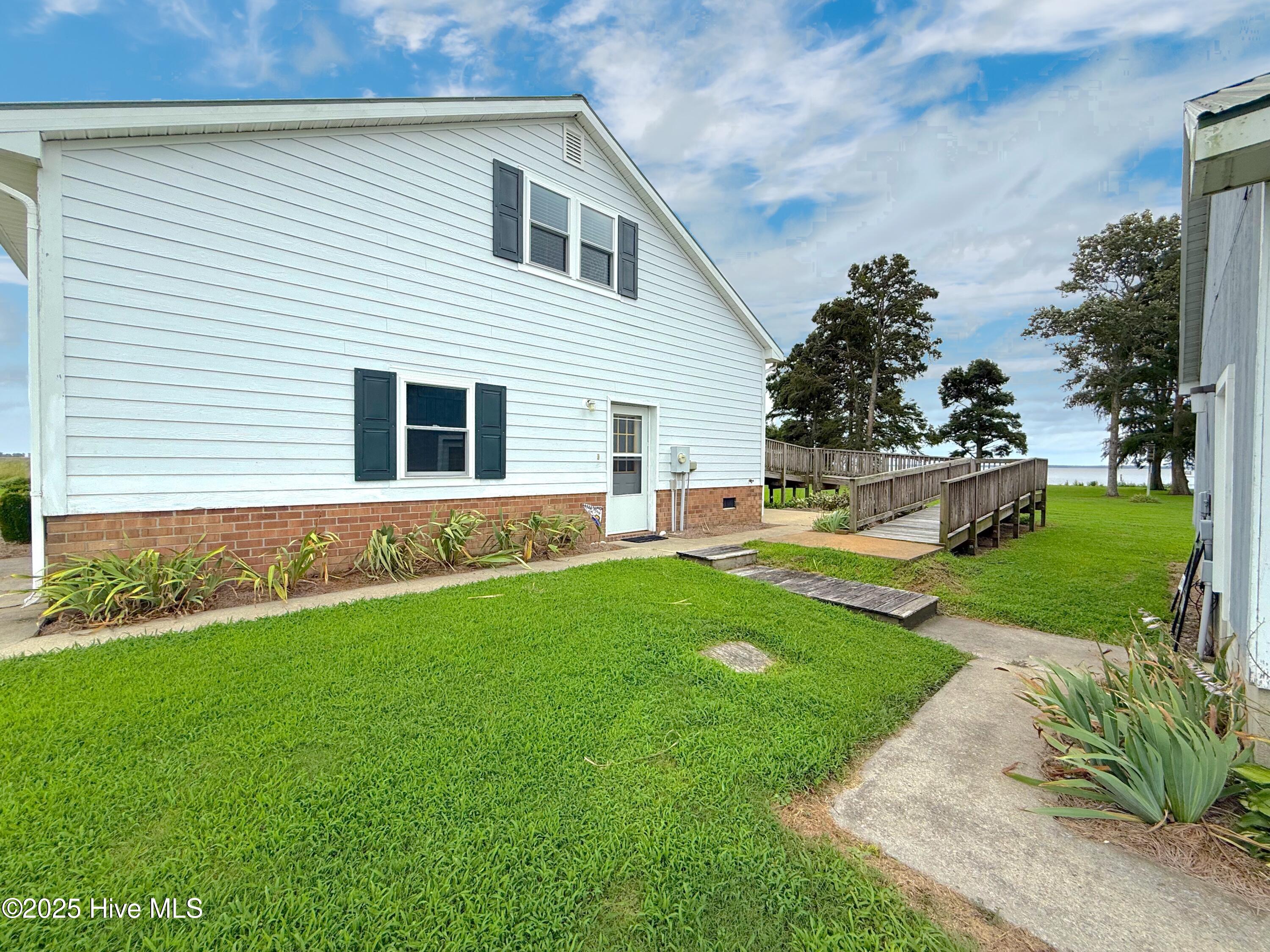 7760 Piney Woods Road