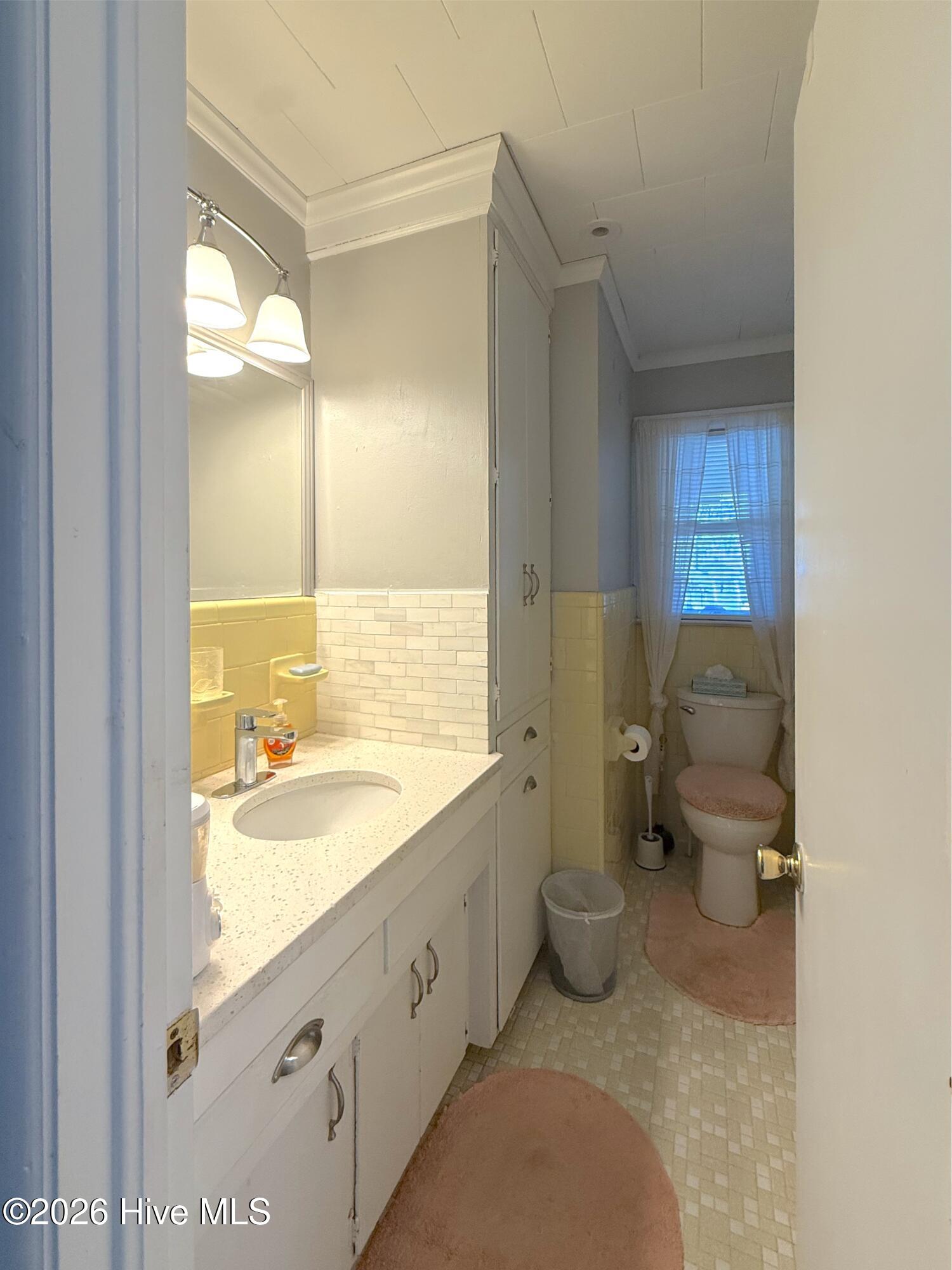 387 Riverview Street