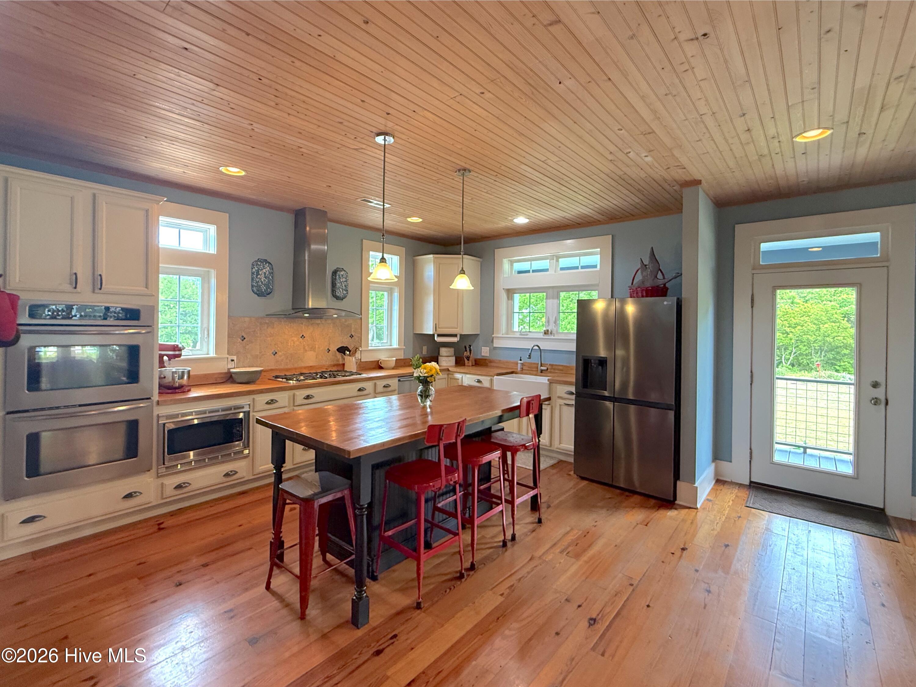 6386 Piney Woods Road