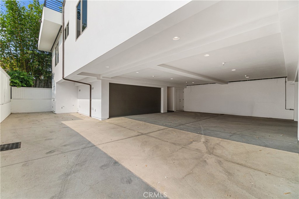1542 Manhattan Beach Blvd