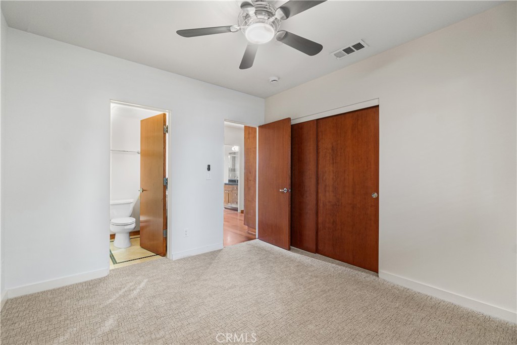 1542 Manhattan Beach Blvd