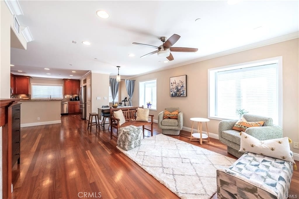 1202 Tennyson 8
