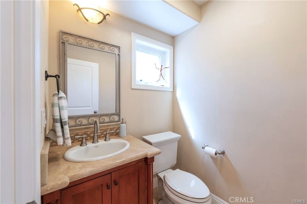1202 Tennyson 8