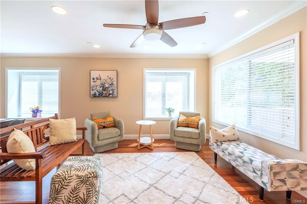 1202 Tennyson 8