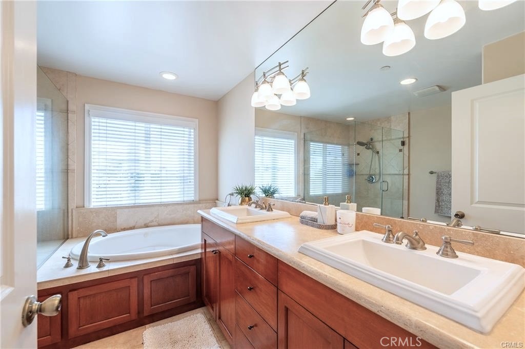1202 Tennyson 8