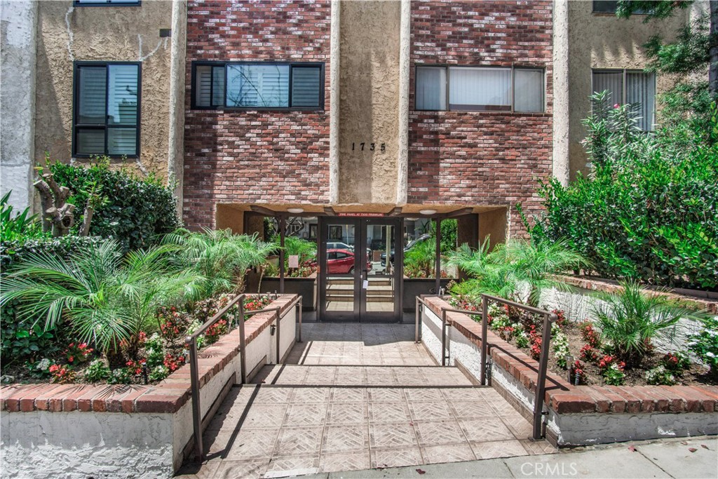 1735 N Fuller 224