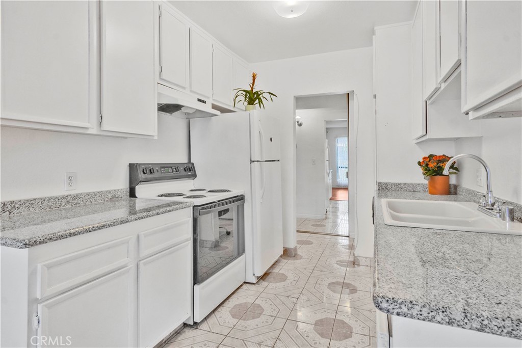 1735 N Fuller 224