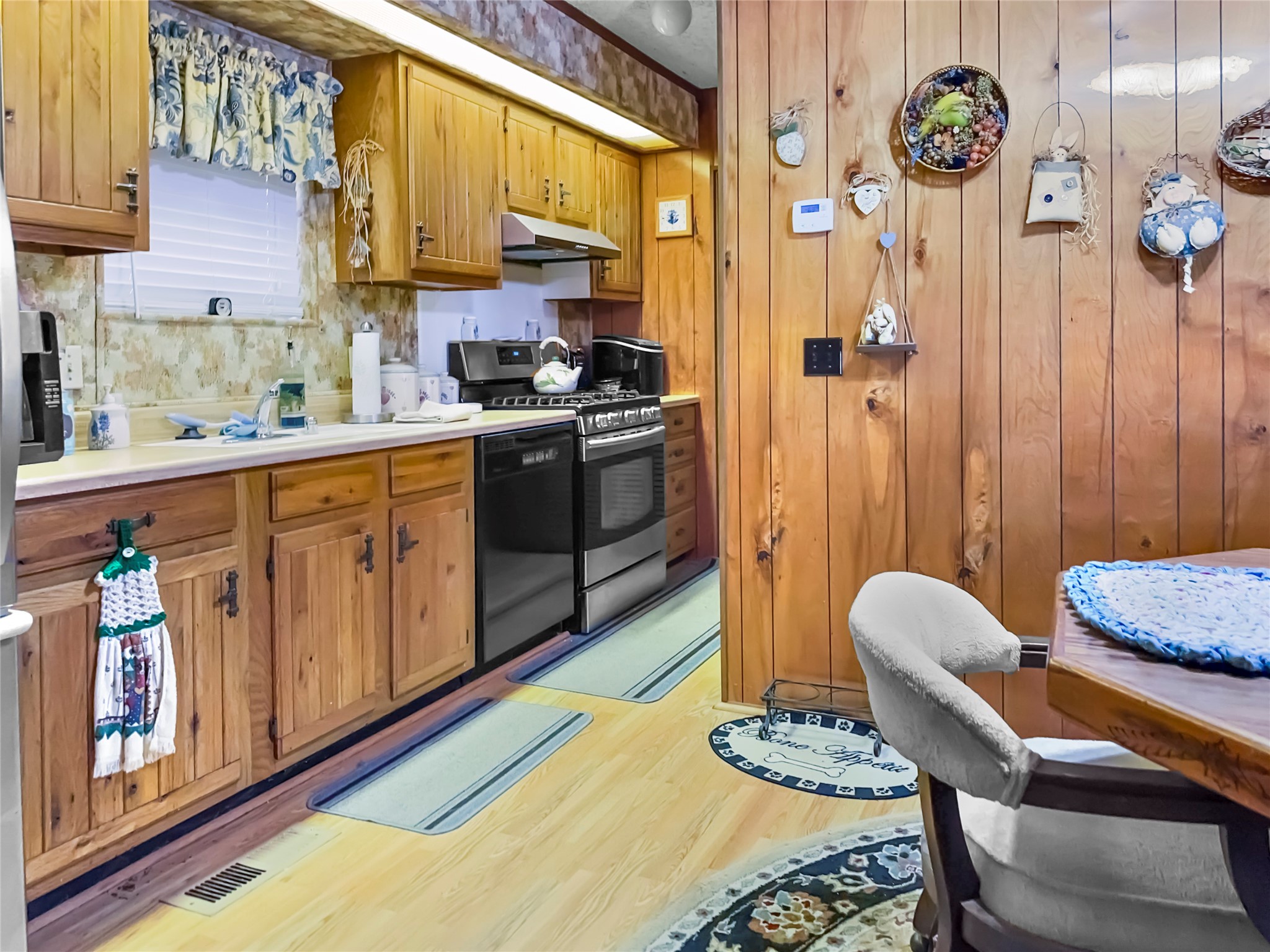 4310 Apache Drive