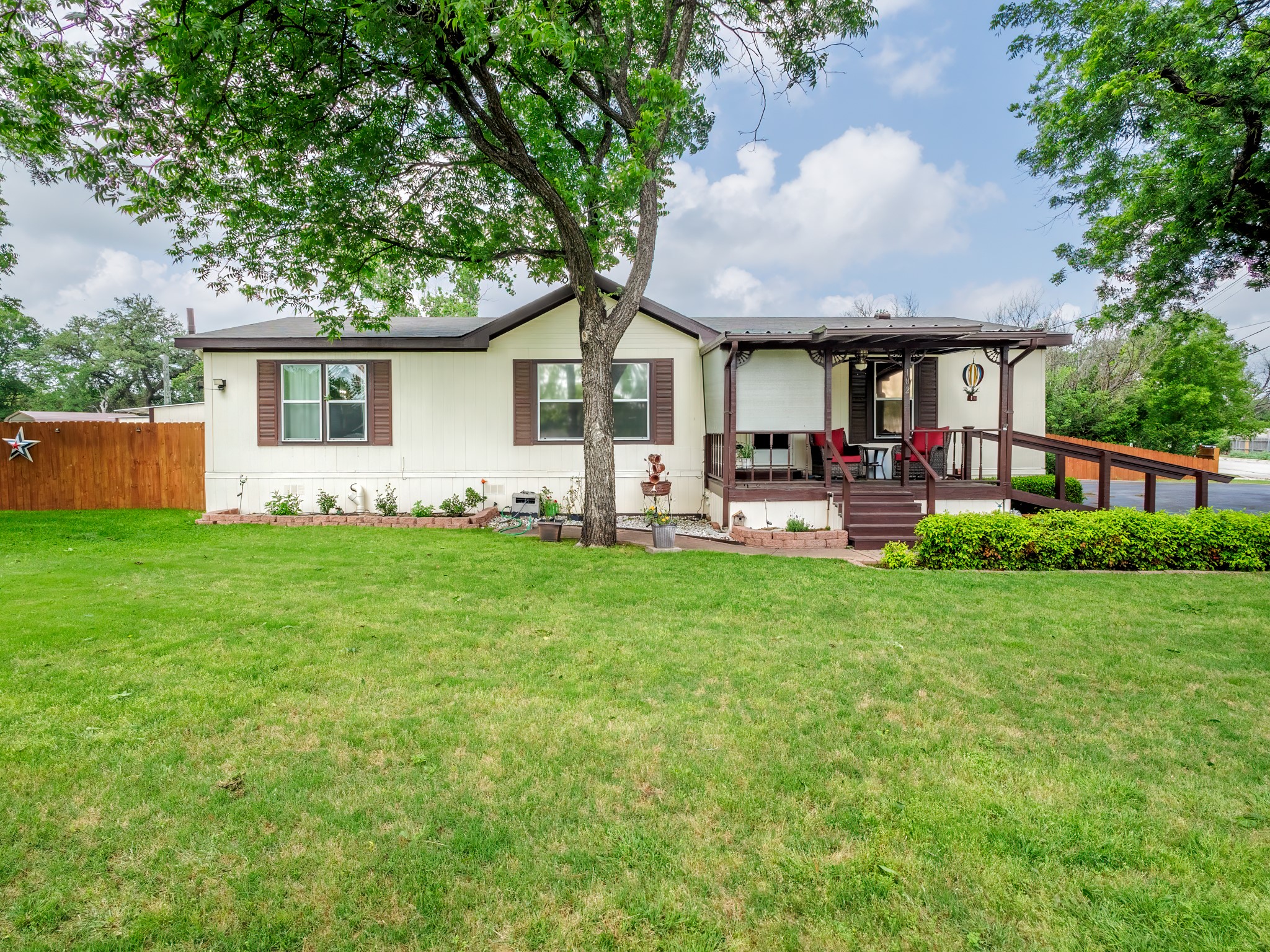 102 Bonnie Avenue Early TX