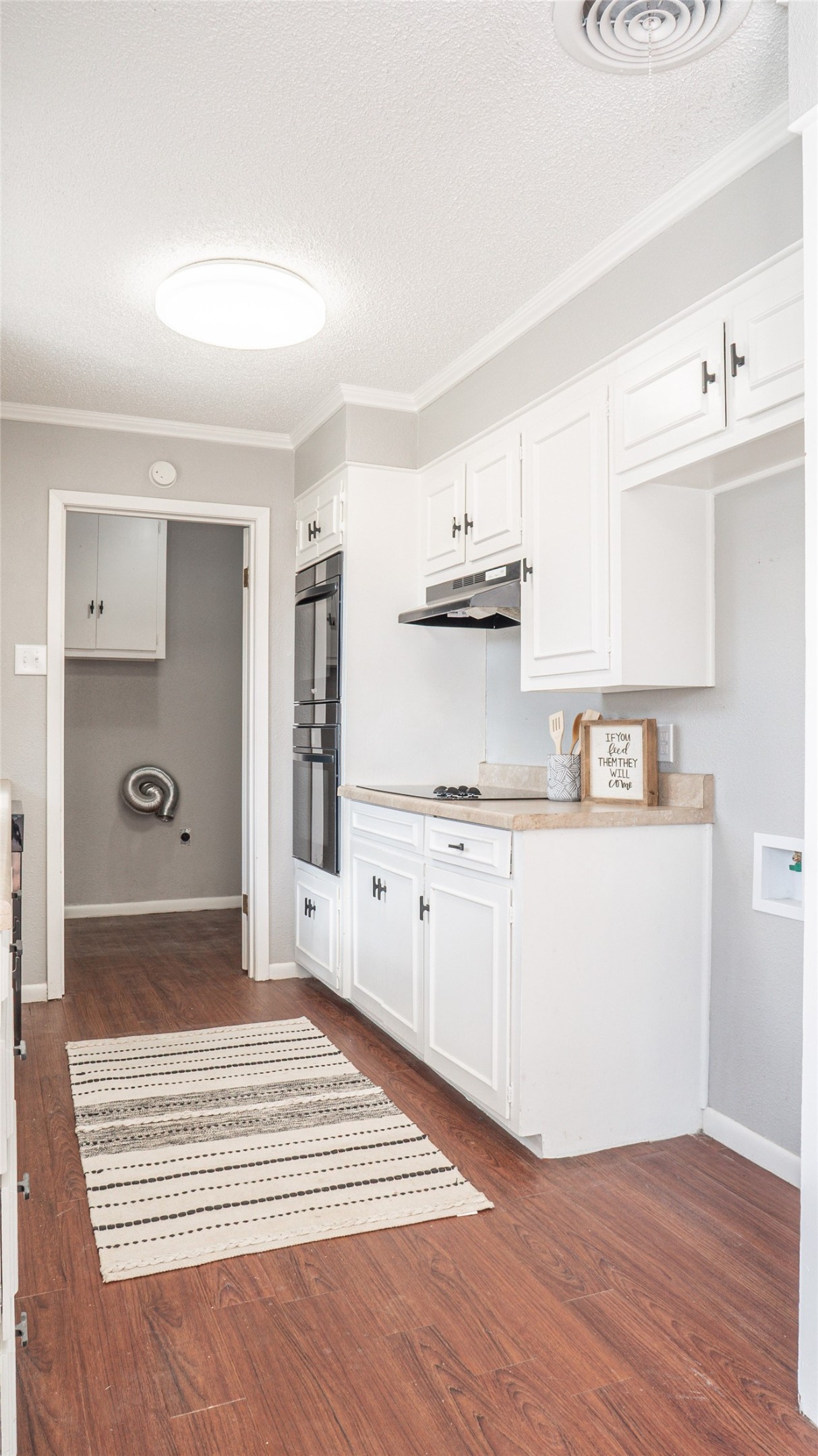 833 E North 10th Street