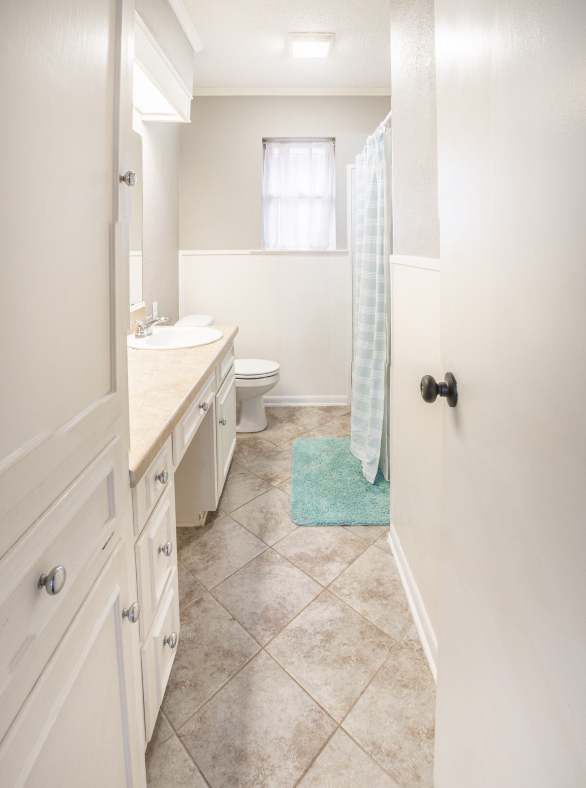 833 E North 10th Street