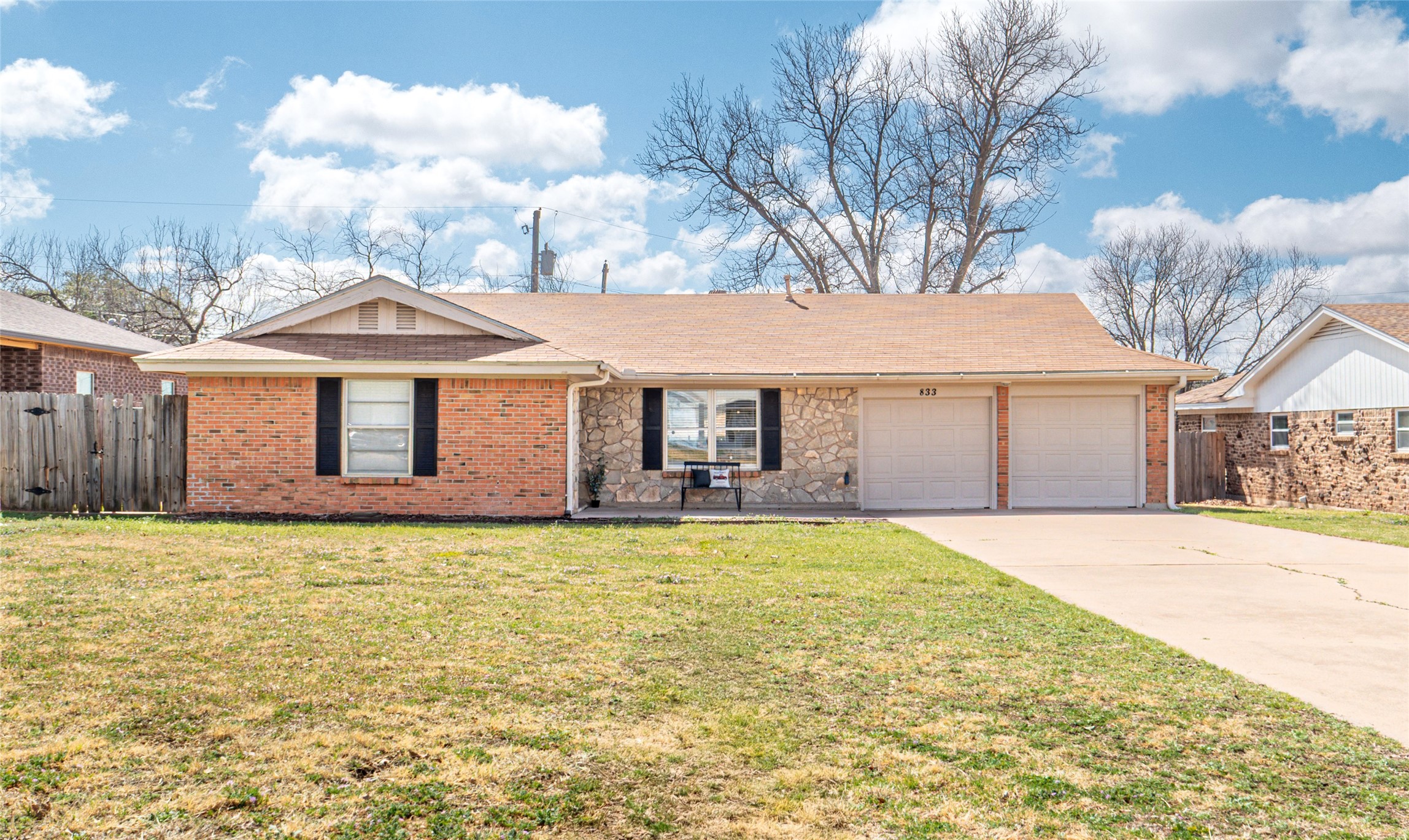 833 E North 10th Street