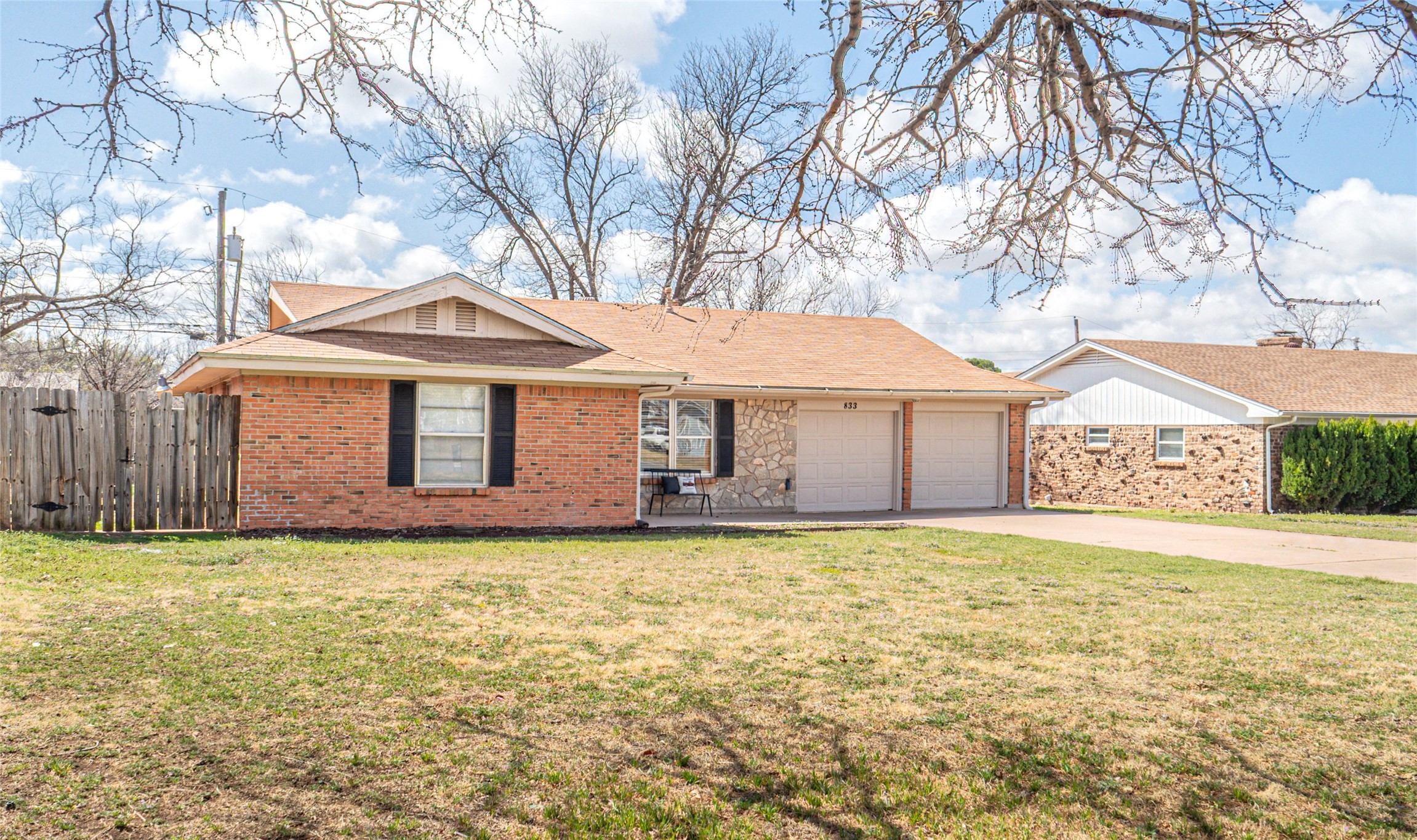833 E North 10th Street