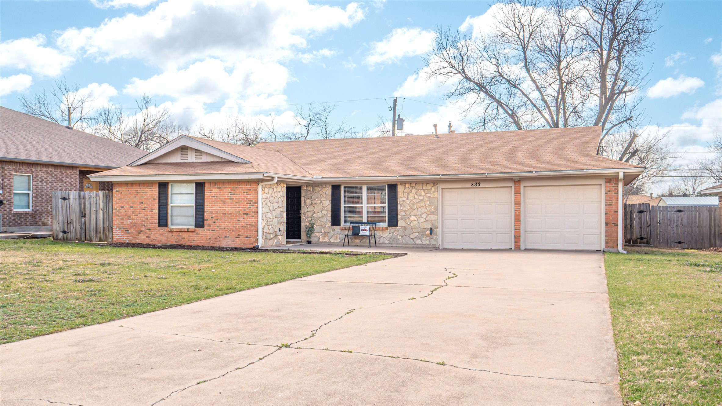 833 E North 10th Street