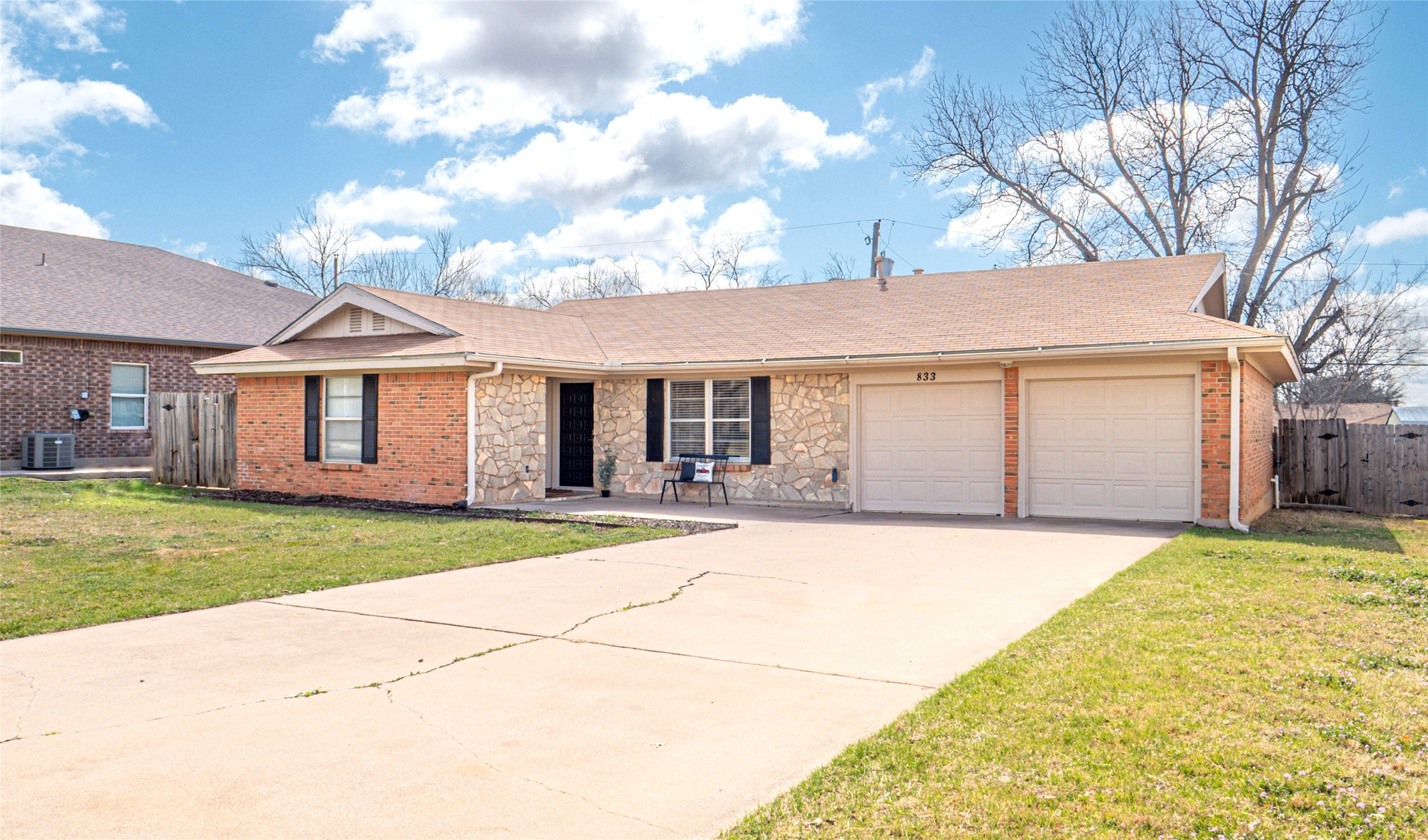 833 E North 10th Street