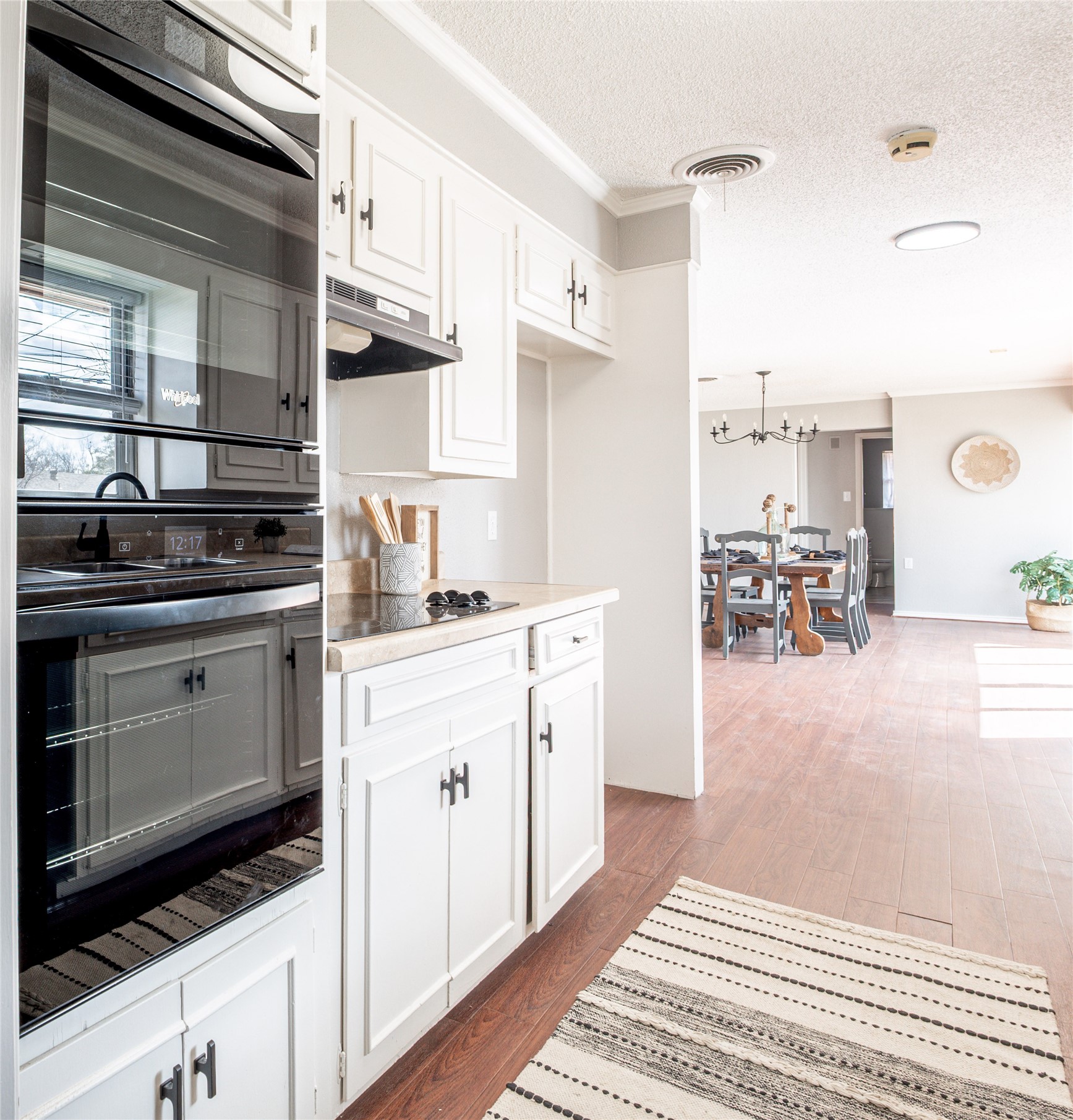 833 E North 10th Street