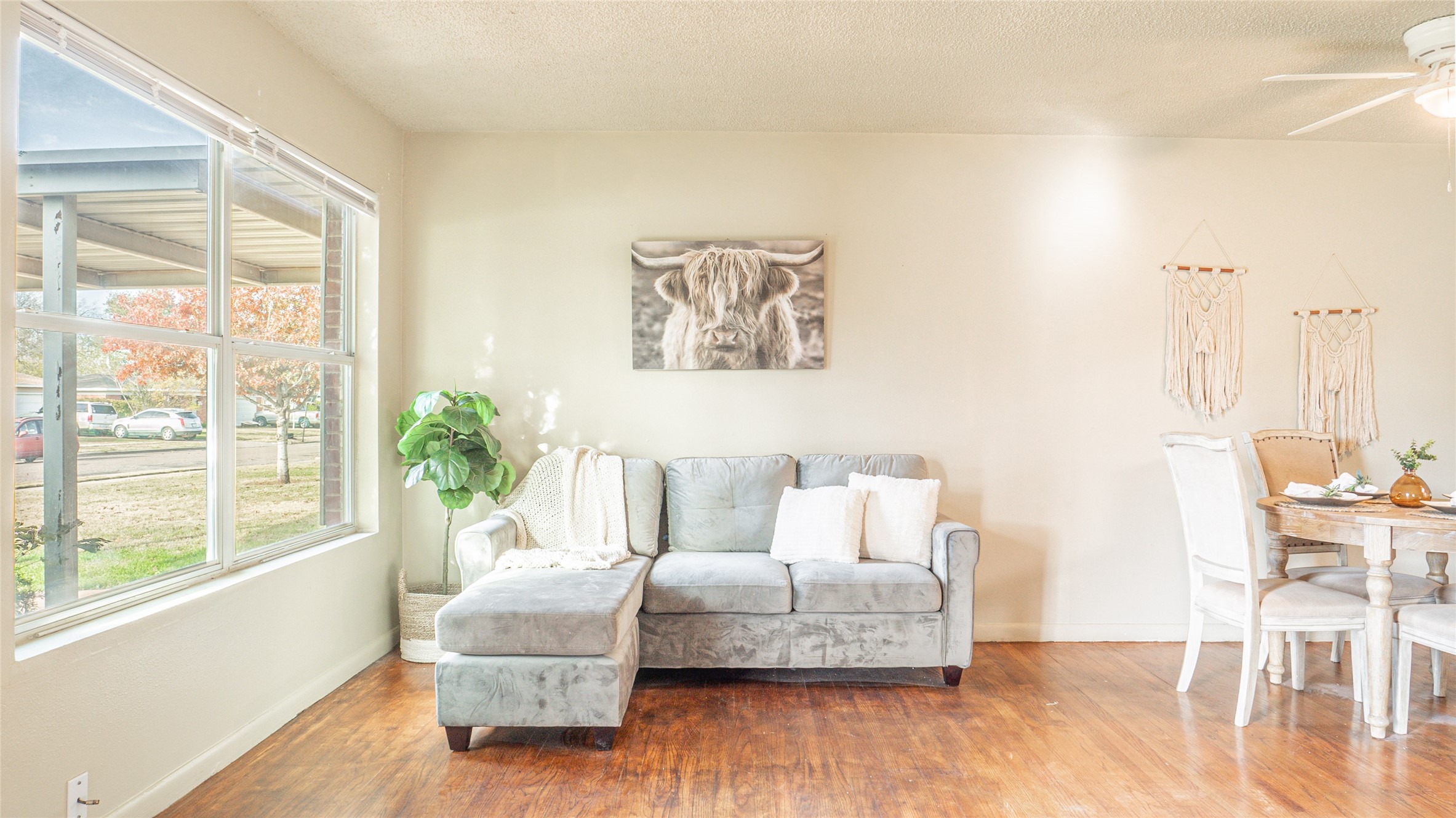 633 S La Salle Drive