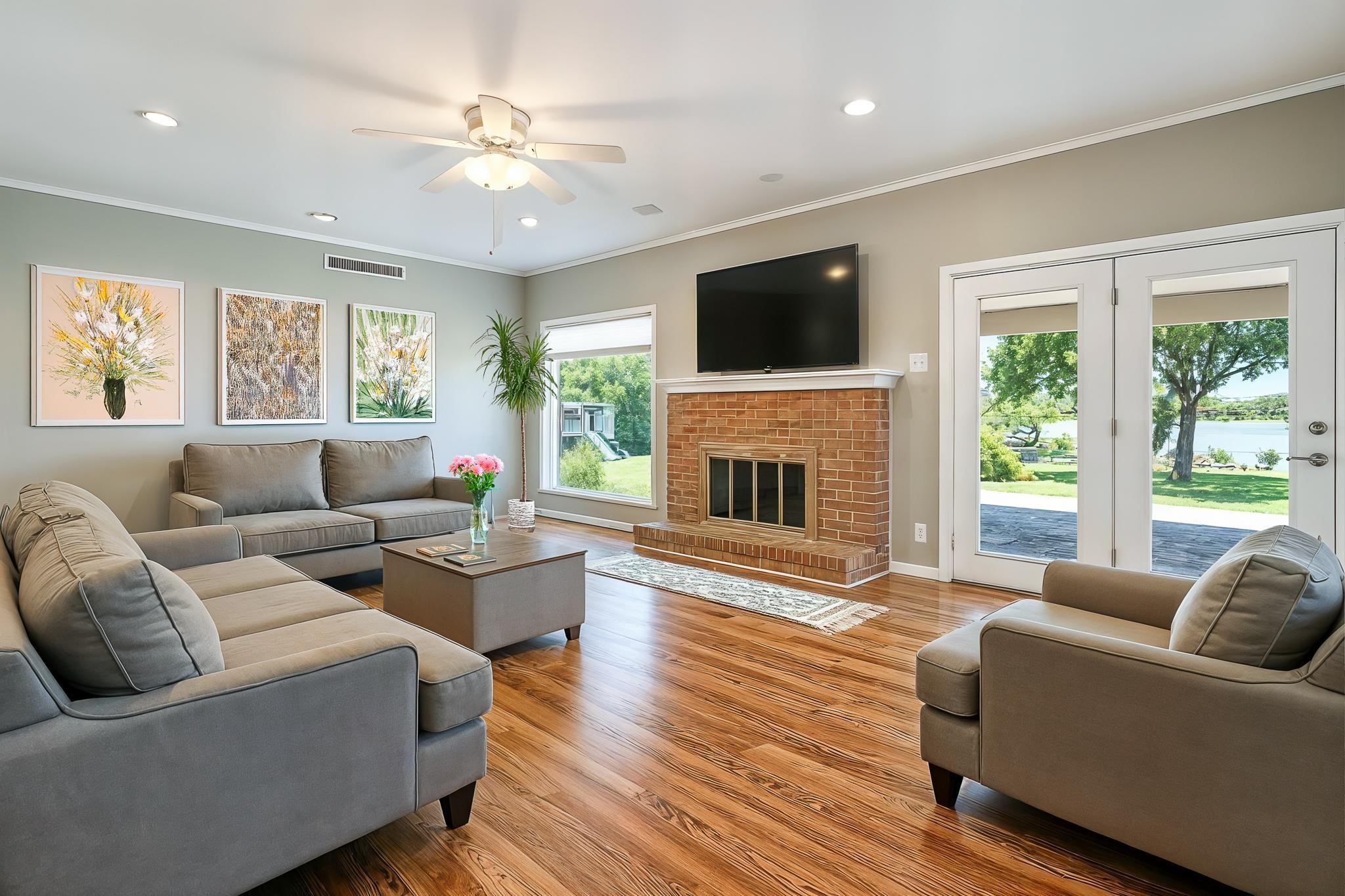2102 Shoreline Drive