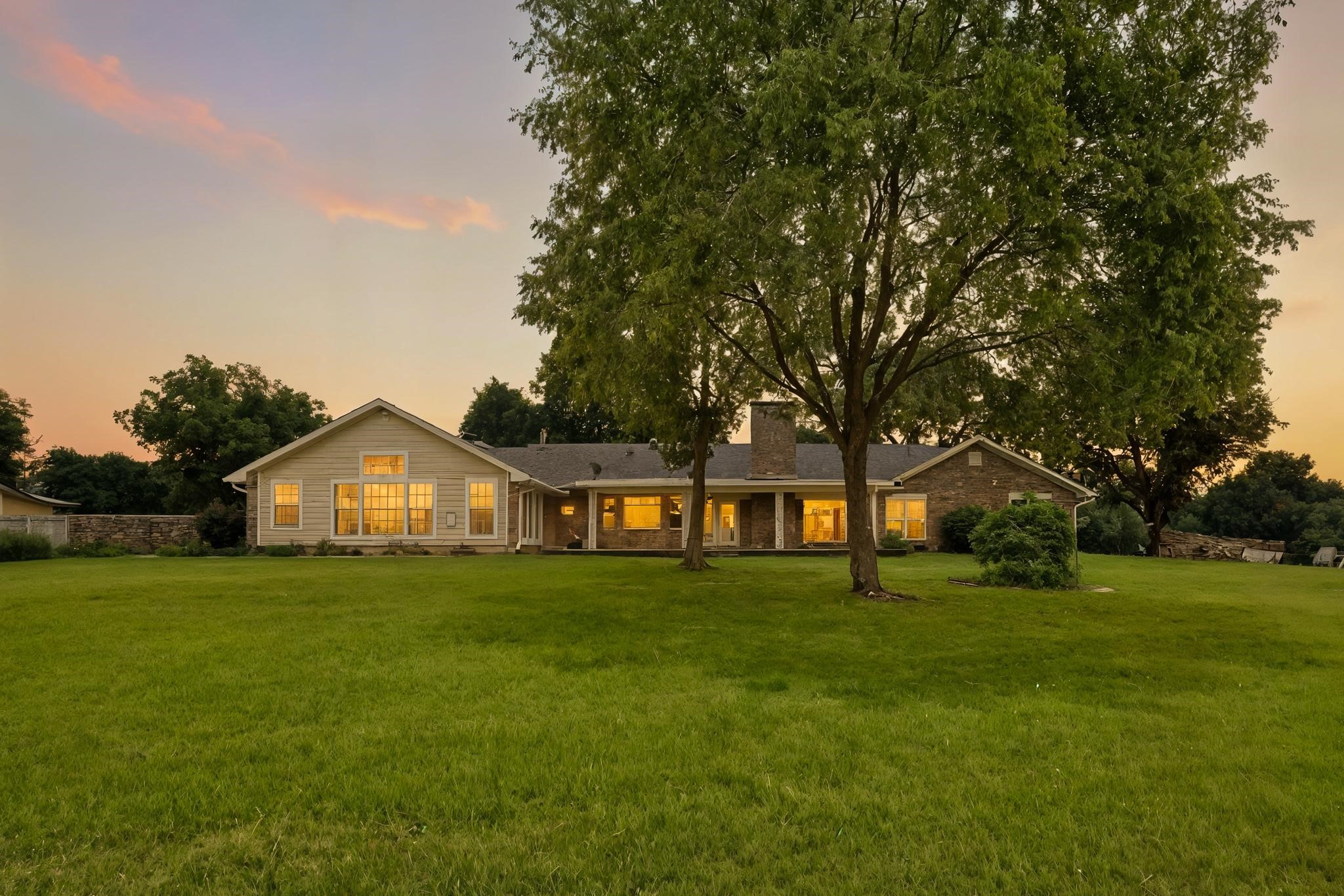 2102 Shoreline Drive