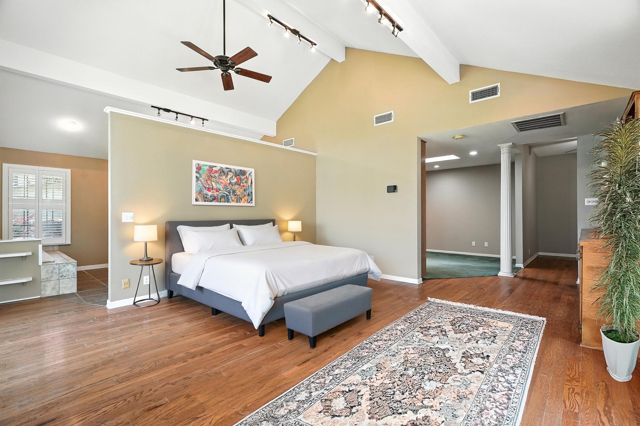 2102 Shoreline Drive