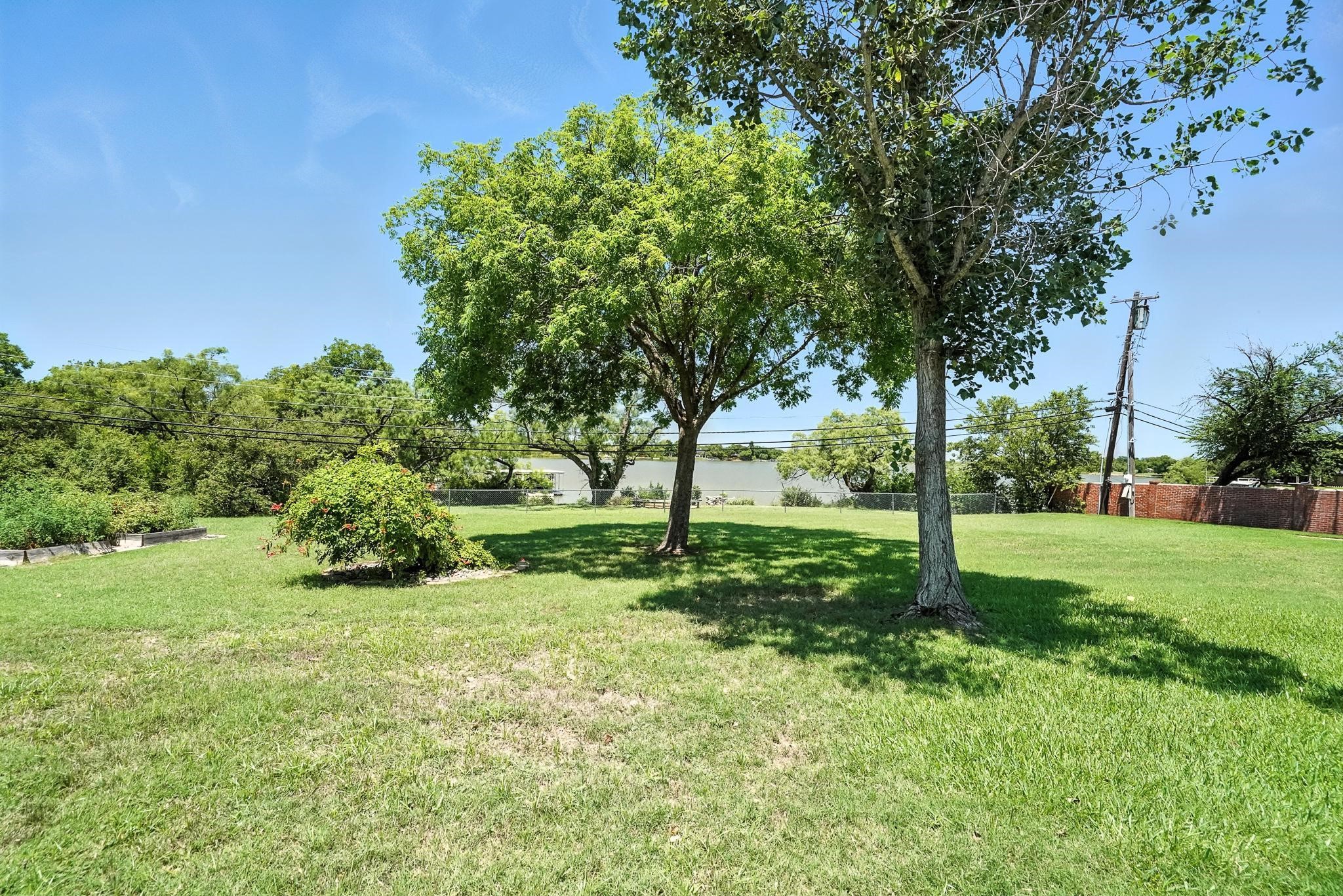 2102 Shoreline Drive