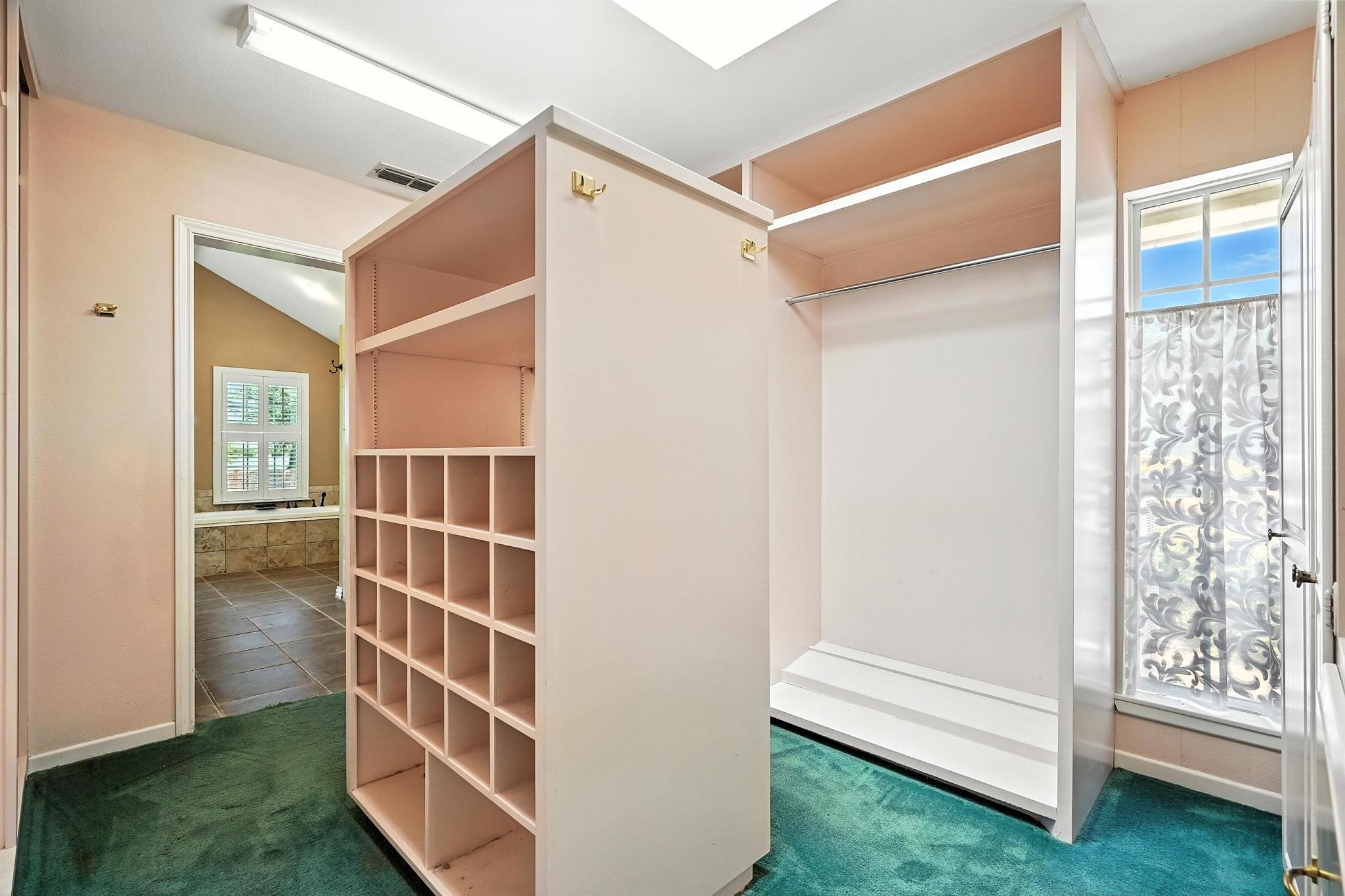 2102 Shoreline Drive