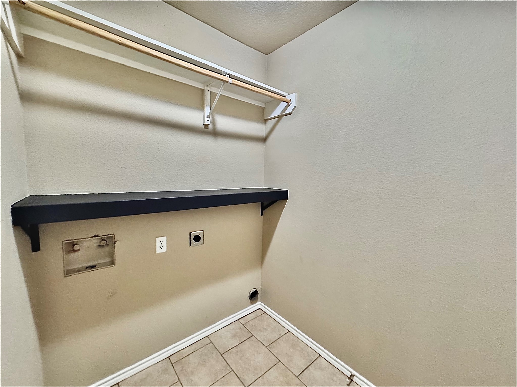 5549 Yellow Brick Road