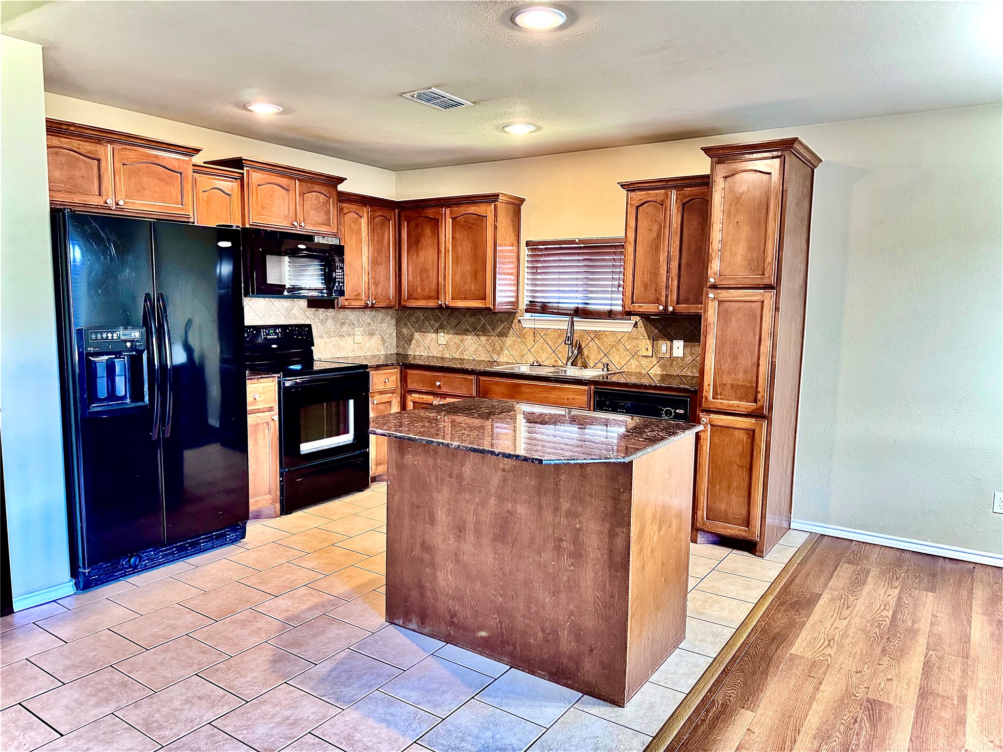 5549 Yellow Brick Road