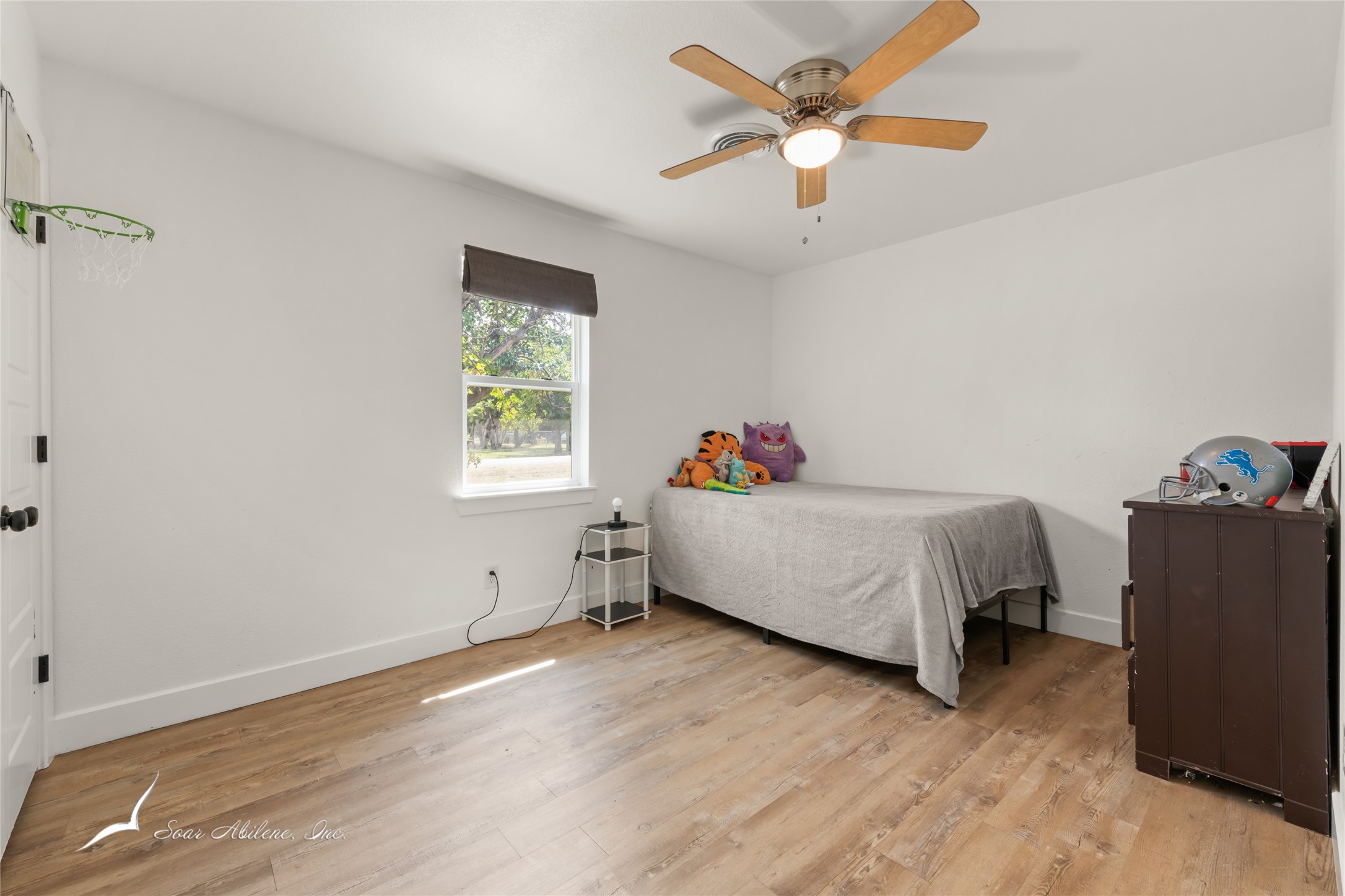 1089 Larned Lane